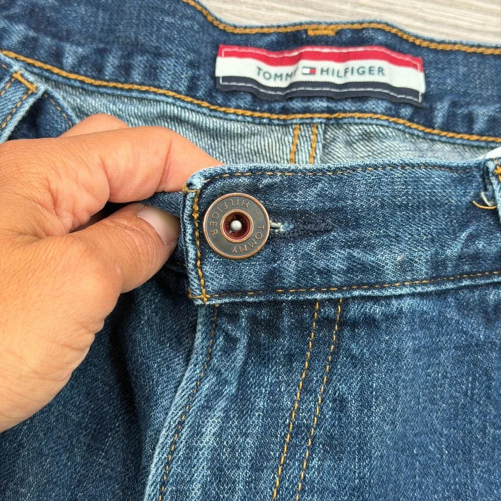 Tommy Hilfiger Jeans Mens 38x32 Blue Baggy Straight Leg Zip Fly 5 Pocket Classic